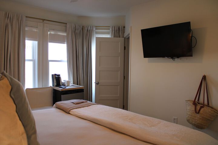 Room 44 of 73