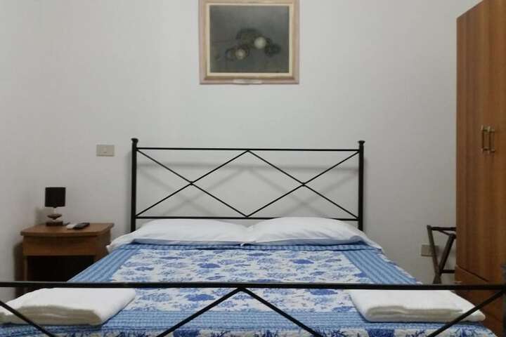 Room 14 of 48