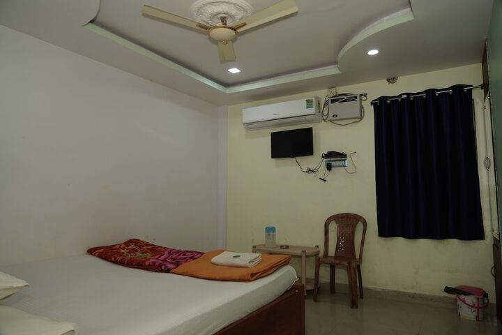 Room 34 of 94