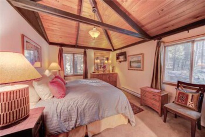 Room 11 of 12