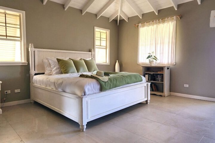 Room 9 of 35