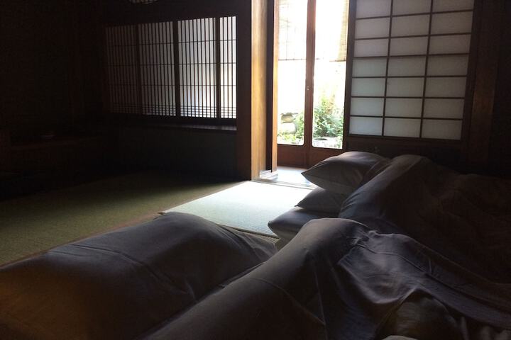 Room 44 of 107