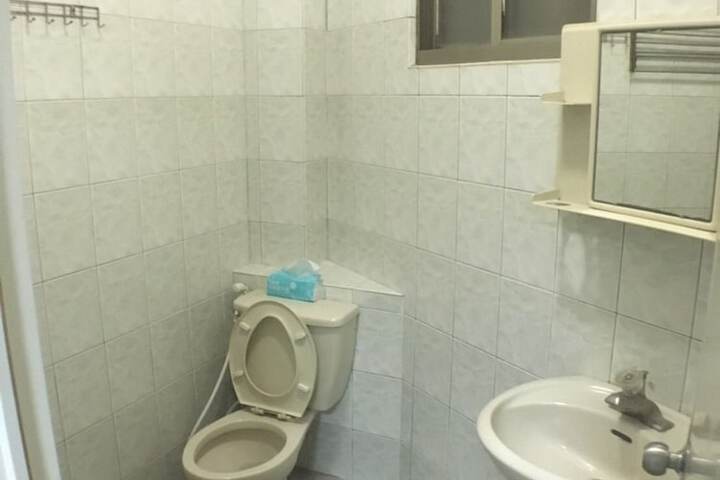 Room 16 of 16