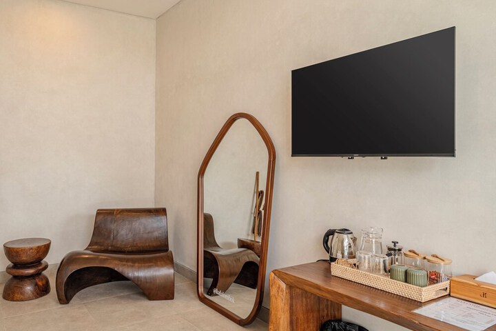 Room 11 of 35