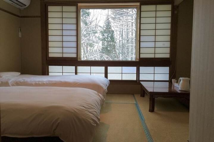 Room 8 of 40