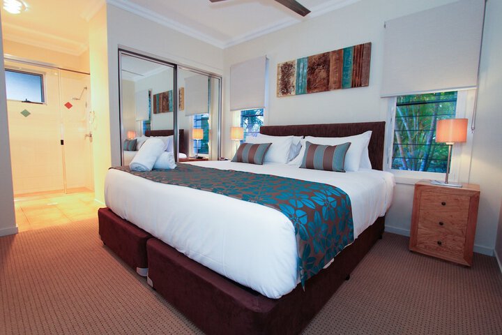 Room 7 of 32