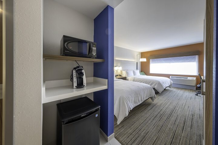 2 Queen Beds (4 of 9)