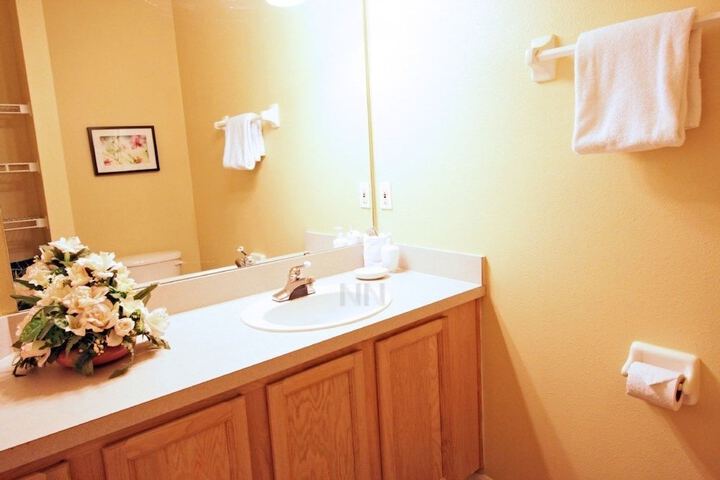 Room 12 of 25