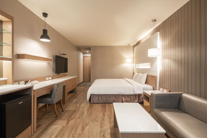 Room 25 of 59