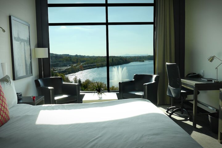 Room 7 of 94
