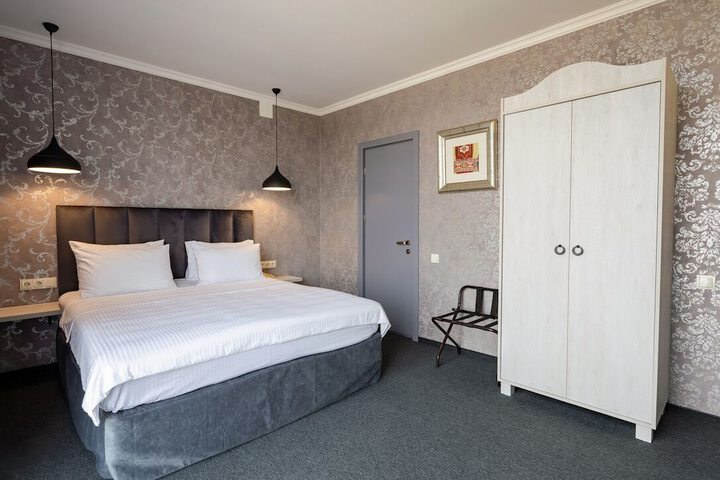 Room 49 of 163