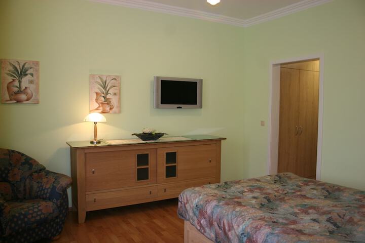 Room 14 of 42