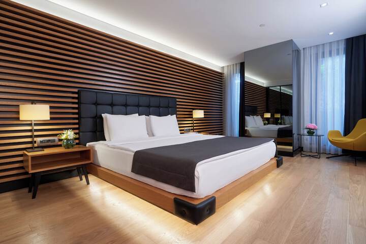 Room 40 of 94