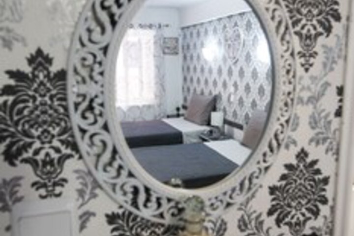 Room 6 of 14