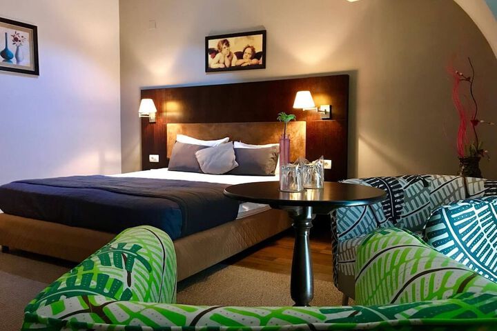 Room 5 of 21