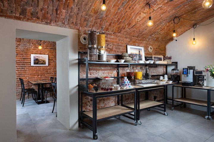 Breakfast/Coffee Service 40 of 55