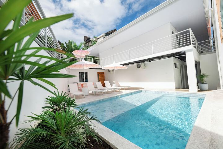 Pool 5 of 10