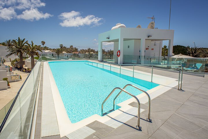 Pool 44 of 75