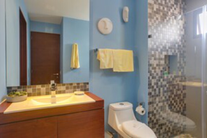 Room 2 of 42