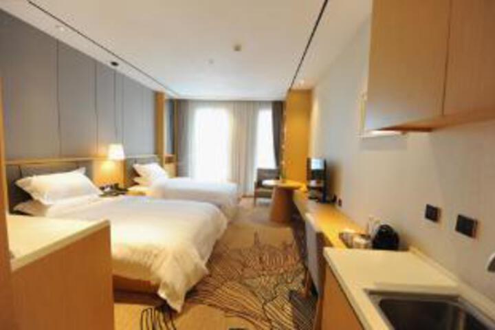 Room 12 of 13