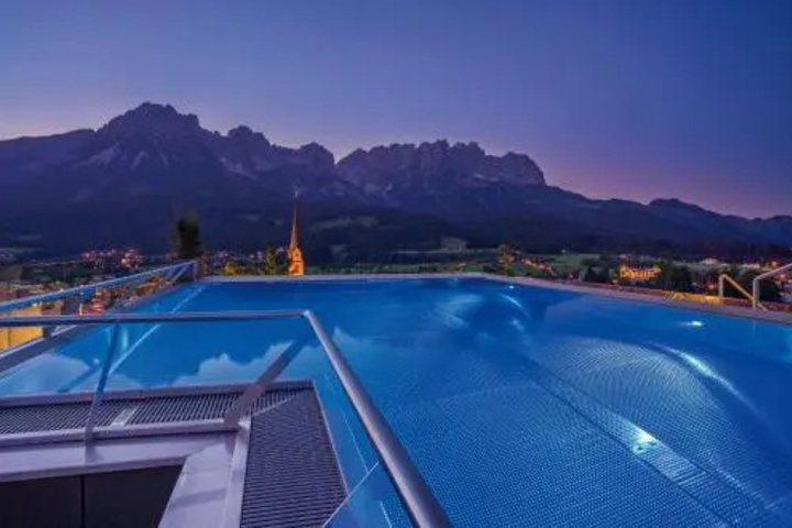 Pool 14 of 26