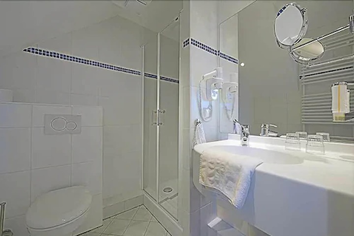 Room 29 of 49