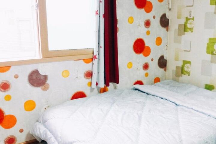 Room 3 of 7