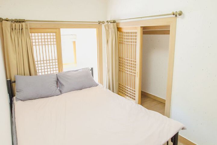 Room 10 of 90