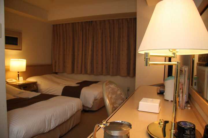 Room 7 of 75