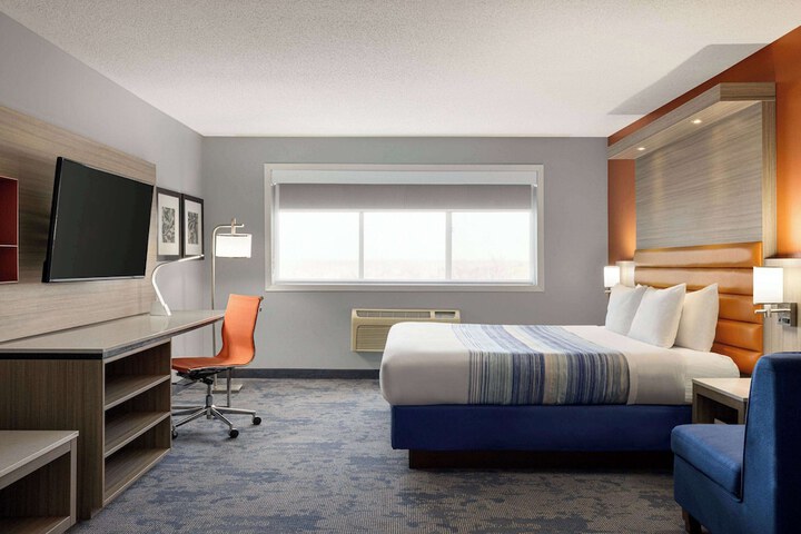 1 King Bed (1 of 42)