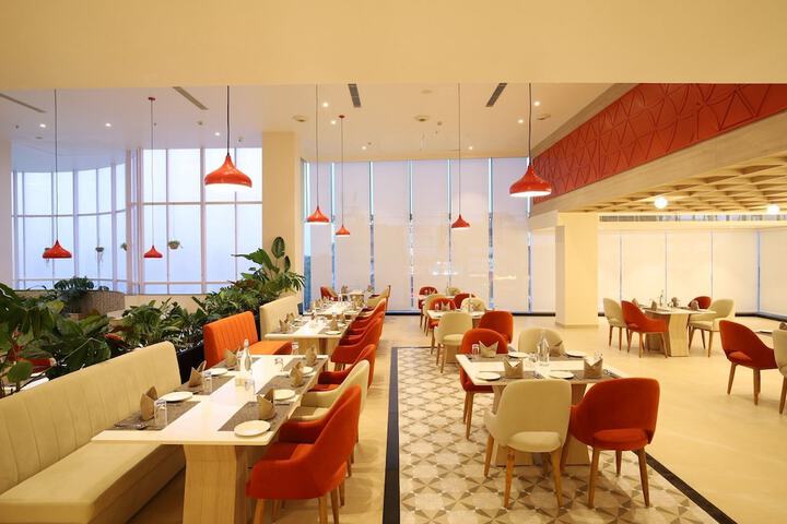 Dining 47 of 70