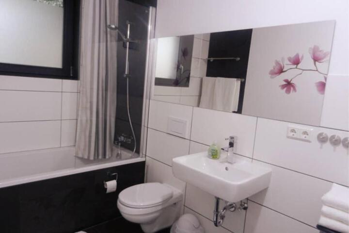 Room 6 of 9