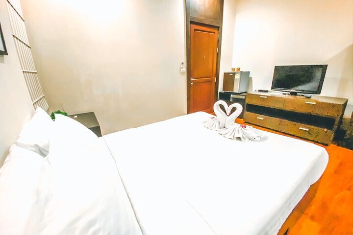 Room 13 of 77