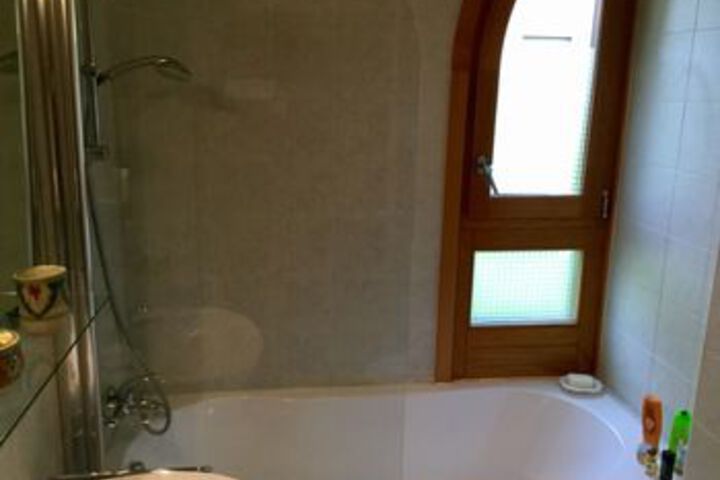 Room 5 of 26