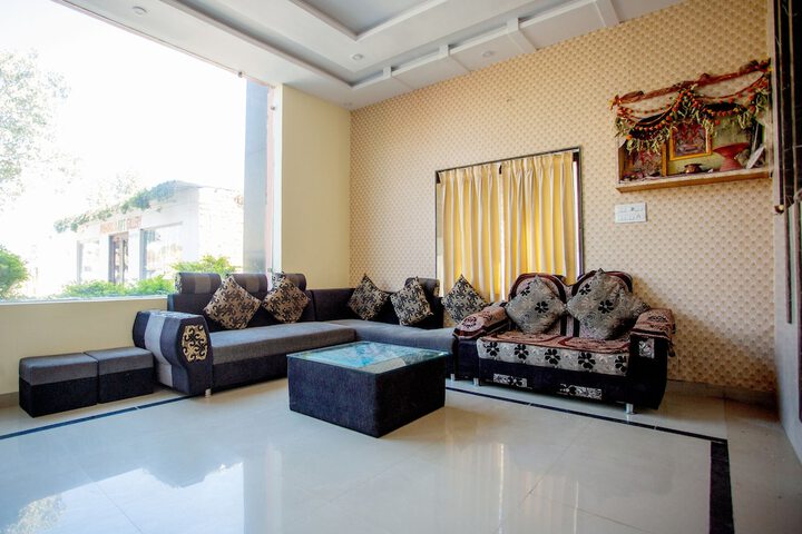Room 8 of 30