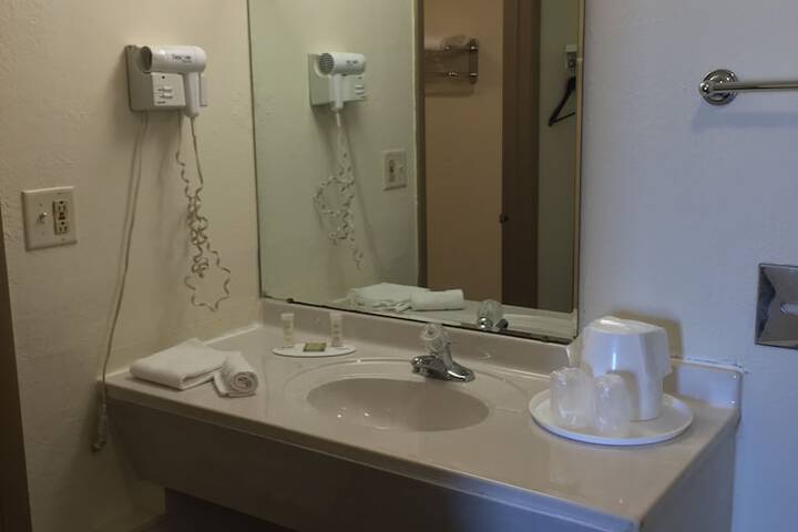 Room 16 of 19