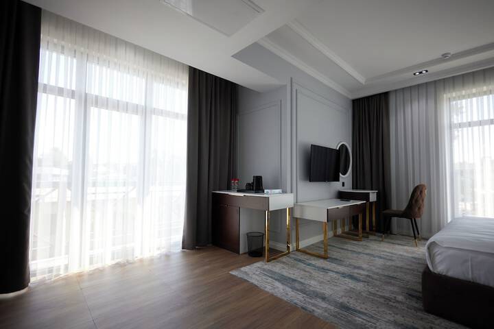Room 5 of 40