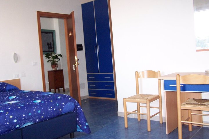 Room 6 of 20