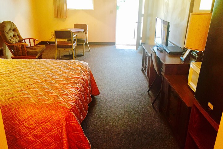 Room 11 of 34