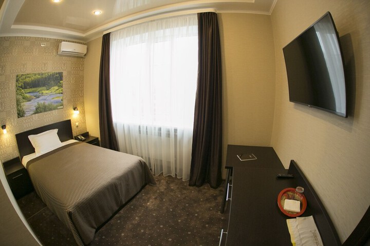 Room 16 of 28