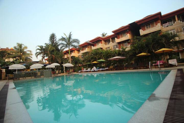 Pool Hotel