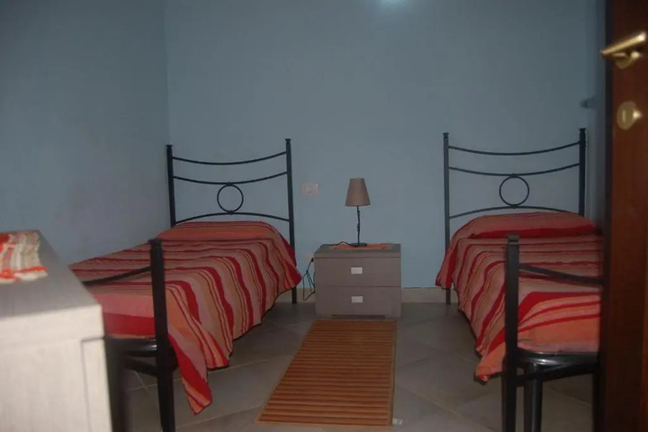 Room 5 of 13
