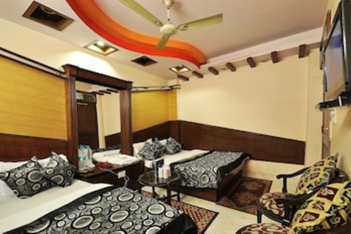 Room 15 of 26