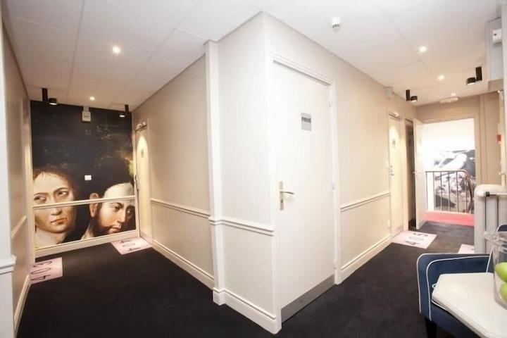 Room 45 of 113
