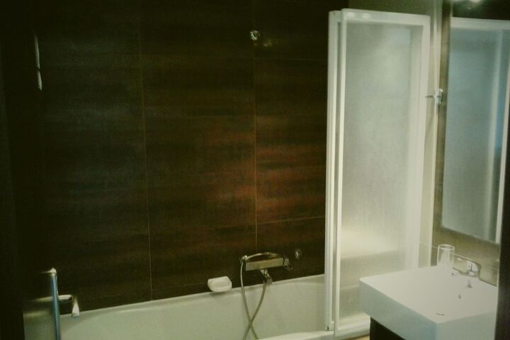 Room 16 of 33