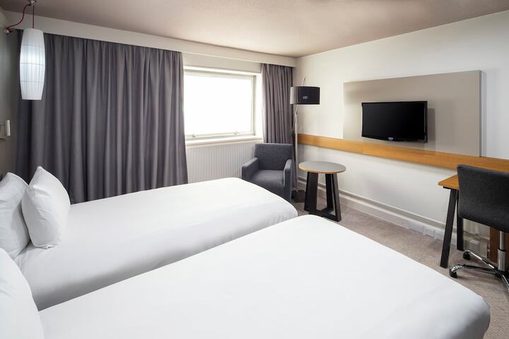 Room 15 of 120