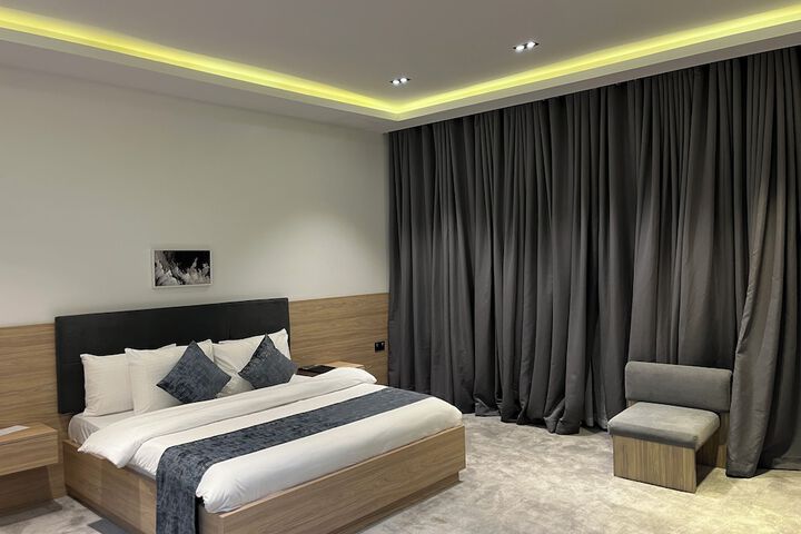 Room 13 of 48