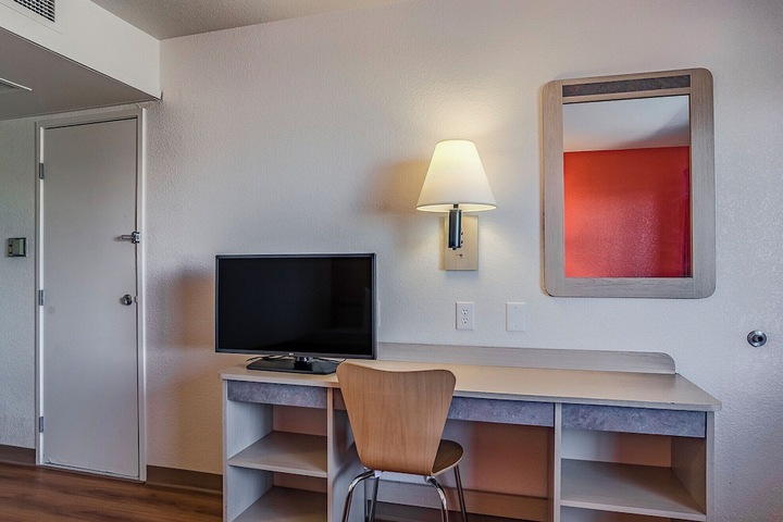 Room 18 of 35