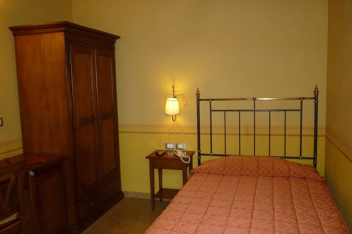 Room 2 of 17