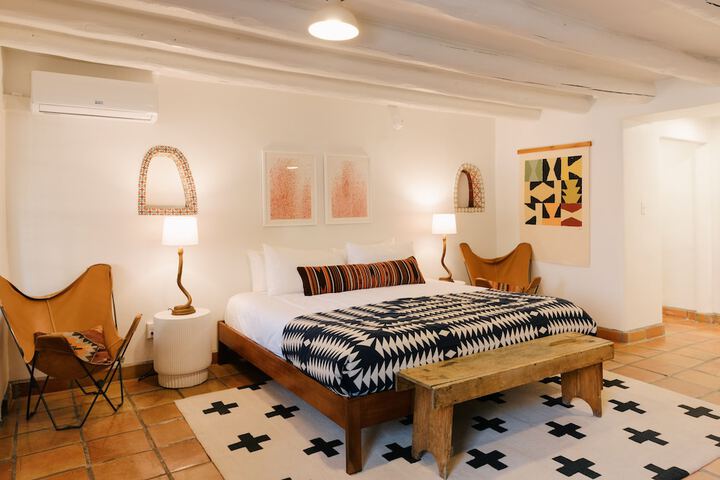 Room 16 of 76
